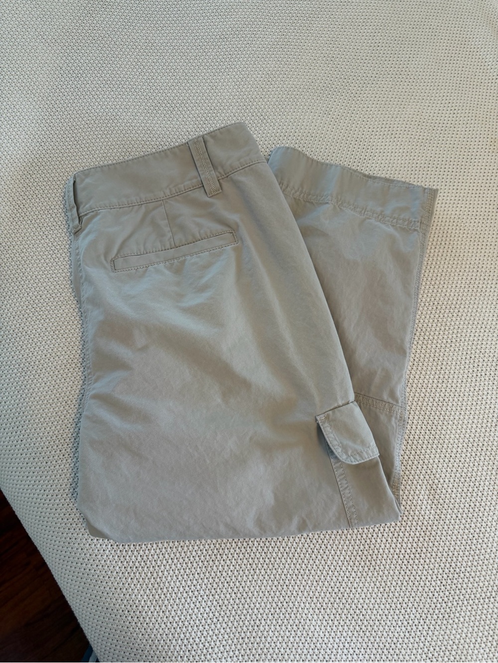 Ann Taylor Signature Fit Cargo Capri Pants Stone Taupe Size 6 - Picture 13 of 13